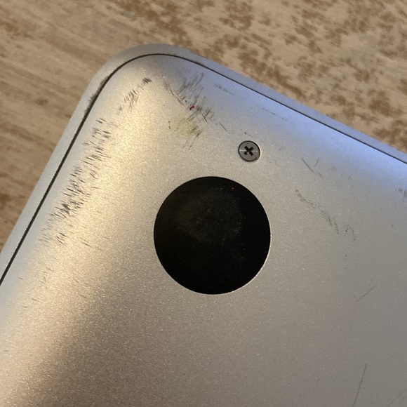 Apple Used Laptop - Picture 8 of 14